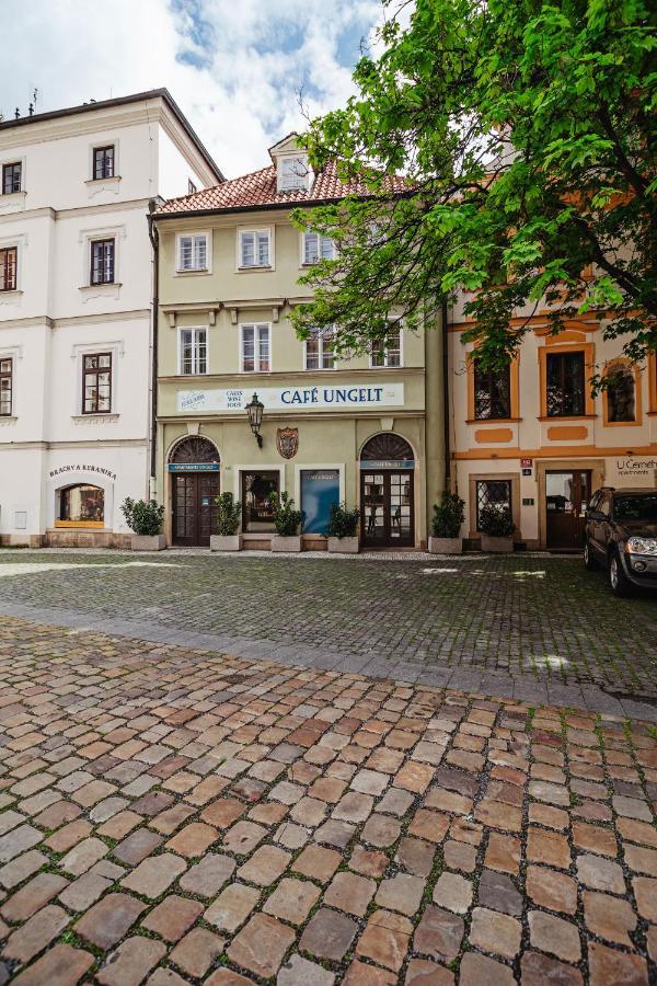 U Cerneho Medveda- At The Black Bear Lägenhet Prag Exteriör bild